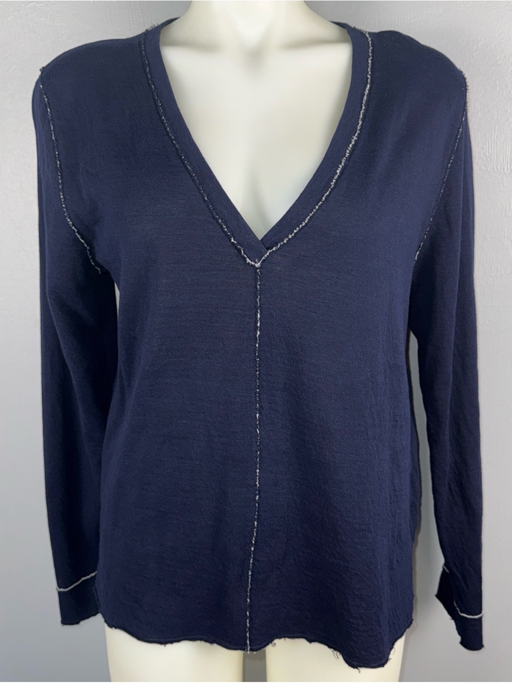 Goldie Lewinter Top L‎ Navy/Gray Double Face Long Sleeve V Neck Raw Hem *READ